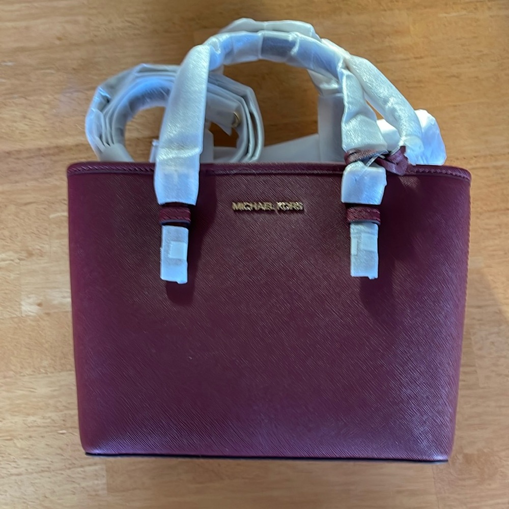 Michael Kors hand bag